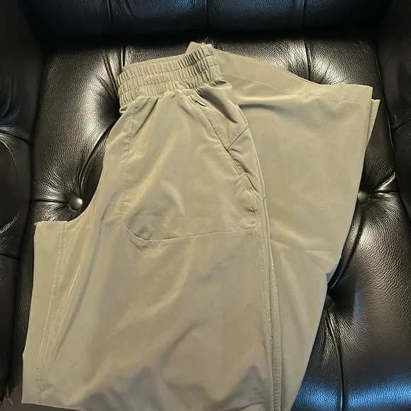 Lululemon Swift Mid-Rise Wide-Leg Pant - Picture 3 of 6